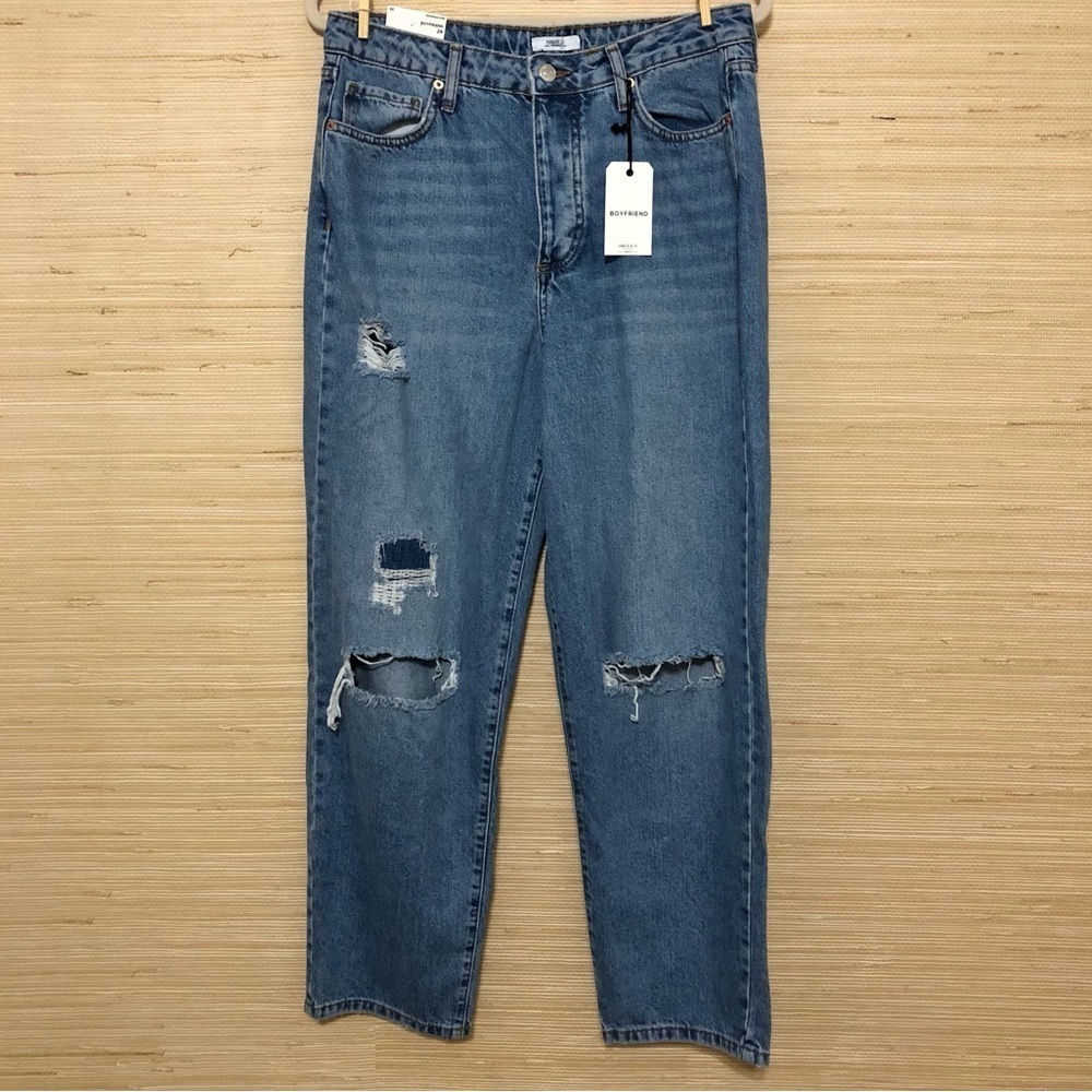 NWT Light Wash Distressed Boyfriend Mid Rise Relaxed Fit Slim Leg Jeans Size 29